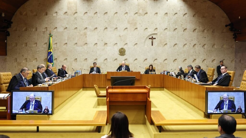 Reajuste do plano de saúde por idade volta à pauta do STF: o que vale enquanto não há decisão